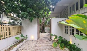 2 Bedrooms House for sale in Khlong Tan Nuea, Bangkok 