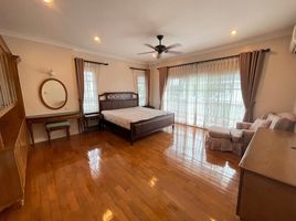 3 спален Таунхаус в аренду в Fantasia Villa 3, Samrong Nuea