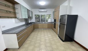 3 Bedrooms House for sale in Huai Khwang, Bangkok 