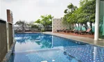 Communal Pool at ไลฟ์ แอท สุขุมวิท 65