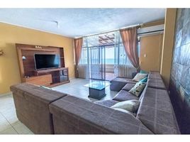 3 Schlafzimmer Wohnung zu verkaufen im Large beachfront condo with open terrace!, Manta, Manta, Manabi