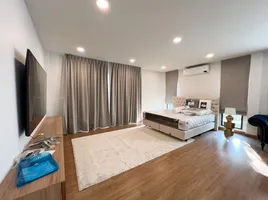 บ้านเดี่ยว 4 ห้องนอน ให้เช่า ในโครงการ เซนโทร บางนา, บางแก้ว