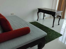 3 Schlafzimmer Reihenhaus zu vermieten in Chiang Mai, Tha Sala, Mueang Chiang Mai, Chiang Mai