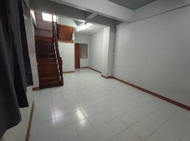 2 Schlafzimmer Reihenhaus zu verkaufen im Baan Krittiyaruk 5, Sai Noi