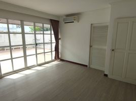 3 Schlafzimmer Reihenhaus zu vermieten in DONKI Mall Thonglor, Khlong Tan Nuea, Khlong Tan Nuea