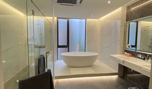 4 Bedrooms House for sale in Phra Khanong Nuea, Bangkok Arna Ekkamai