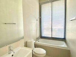 2 Bedroom Condo for sale at Noble Remix, Khlong Tan