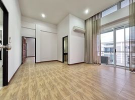 1,976 平米 Office for sale at Biz Galleria Nuanchan, Nuan Chan, 汶昆