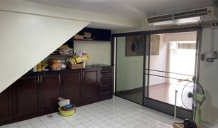 3 Bedrooms Shophouse for sale in Khlong Tan Nuea, Bangkok 