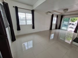 3 Schlafzimmer Reihenhaus zu verkaufen im Baan Pruksa 63 , Bang Kadi