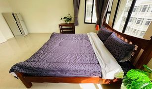 Khlong Toei Nuea, ဘန်ကောက် Moo Baan Chicha Castle တွင် 5 အိပ်ခန်းများ တိုက်တန်း ရောင်းရန်အတွက်