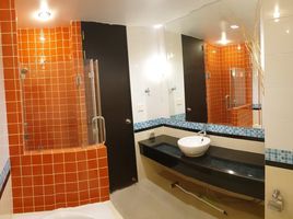 2 спален Кондо в аренду в Citi Smart Condominium, Khlong Toei