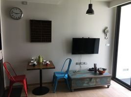1 Schlafzimmer Wohnung zu vermieten im Via 49, Khlong Tan Nuea