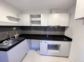 1 спален Кондо на продажу в Zenith Place Sukhumvit 42, Phra Khanong
