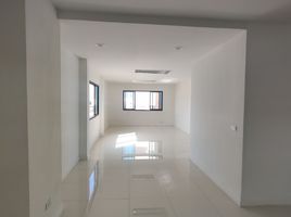 150 m² Office for rent at Mahatun Rama 3, Bang Khlo, Bang Kho Laem, Bangkok, Thailand