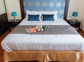 2 спален Кондо в аренду в Sarin Suites, Phra Khanong Nuea, Щаттхана