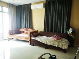 3 Schlafzimmer Villa zu verkaufen im The Palm Pattanakarn, Suan Luang, Suan Luang