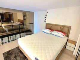 1 Schlafzimmer Wohnung zu vermieten im Ramada Plaza By Wyndham Bangkok Sukhumvit 48, Phra Khanong