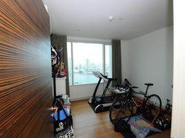 3 Bedroom Apartment for sale at Watermark Chaophraya, Bang Lamphu Lang, Khlong San