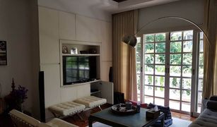 3 Bedrooms Townhouse for sale in Khlong Tan Nuea, Bangkok Prompak Gardens