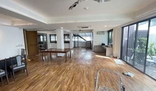 4 Bedrooms Apartment for sale in Thung Mahamek, Bangkok Praphai House