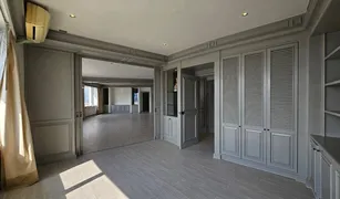3 Bedrooms Condo for sale in Khlong Ton Sai, Bangkok Supakarn Condominium
