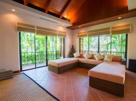 3 Schlafzimmer Villa zu vermieten im Nai Harn Baan Bua, Rawai