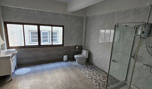 9 Bedrooms Shophouse for sale in Bang Khae Nuea, Bangkok 