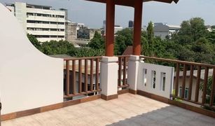 4 Bedrooms Townhouse for sale in Khlong Tan Nuea, Bangkok Villa 49