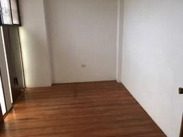 1 Schlafzimmer Appartement zu vermieten im Check Out This Apartment With Balcony A Short Walk From The Beach!, Salinas, Salinas