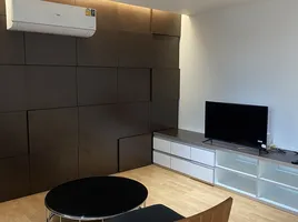 1 Bedroom Condo for rent at Nantiruj Tower, Khlong Toei