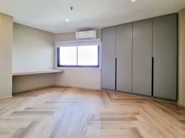 3 Bedroom Condo for rent at Fifty Fifth Tower, Khlong Tan Nuea