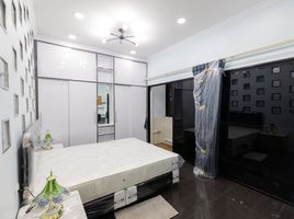 2 Bedroom Condo for rent at President Park Sukhumvit 24, Khlong Tan