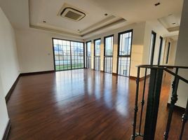 5 Bedroom Villa for sale at Altitude Mastery Paholyothin 24, Chomphon, Chatuchak