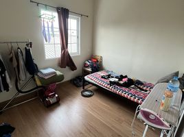 3 Schlafzimmer Reihenhaus zu verkaufen im Golden Town Phaholyothin-Lumlukka, Khu Khot