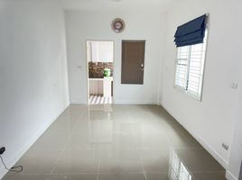 2 Bedroom Townhouse for sale at Praphassorn Ville, Nong Tamlueng, Phan Thong