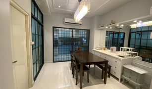 3 Bedrooms Townhouse for sale in Khan Na Yao, Bangkok Baan Klang Muang Ladprao-Serithai 