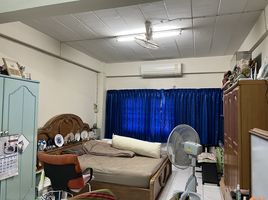 3 Schlafzimmer Reihenhaus zu verkaufen in Bang Khun Thian, Bangkok, Samae Dam