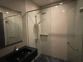1 Schlafzimmer Wohnung zu vermieten im Edge Sukhumvit 23, Khlong Toei Nuea