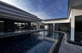 4 bedroom Villa for sale in Phetchaburi, Thailand