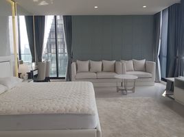 3 Bedroom Condo for rent at Noble Ploenchit, Lumphini