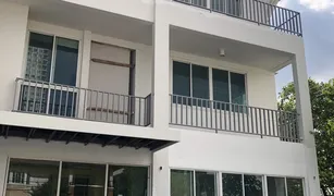 3 Bedrooms House for sale in Talat Phlu, Bangkok 