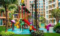 Фото 2 of the Communal Pool at Atlantis Condo Resort