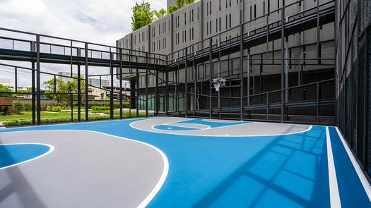 图片 1 of the Basketball Court at The Parkland Phetkasem 56