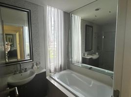 2 Schlafzimmer Wohnung zu vermieten im Watermark Chaophraya, Bang Lamphu Lang, Khlong San, Bangkok, Thailand