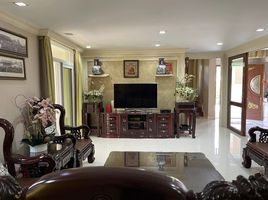 4 Bedroom Villa for sale at Nusasiri Sathorn-Wongwaen, Bang Khun Thian, Chom Thong