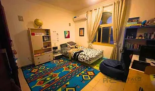 , दुबई Western Residence North में 4 बेडरूम विला बिक्री के लिए