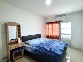3 Bedroom Townhouse for sale at Fuengfah Villa 17 Phase 1,2,3, Phraeksa Mai