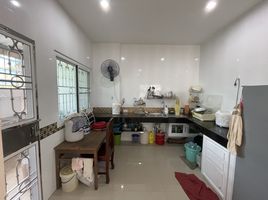 4 Schlafzimmer Reihenhaus zu verkaufen im Sinthaweesap 5, Krabi Yai