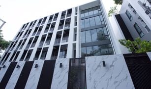 Гостиница, N/A на продажу в Khlong Tan Nuea, Бангкок 